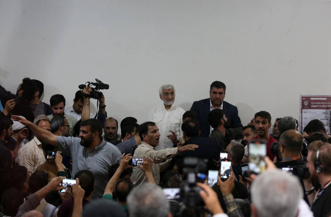 İran sandık başında! Reisi'nin halefi kim olacak? - Resim: 20